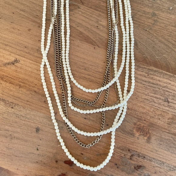 Pearl and Gold Necklace - Picture 2 of 2